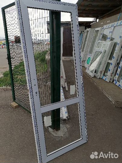 Дверь алюминиевая 802x2002