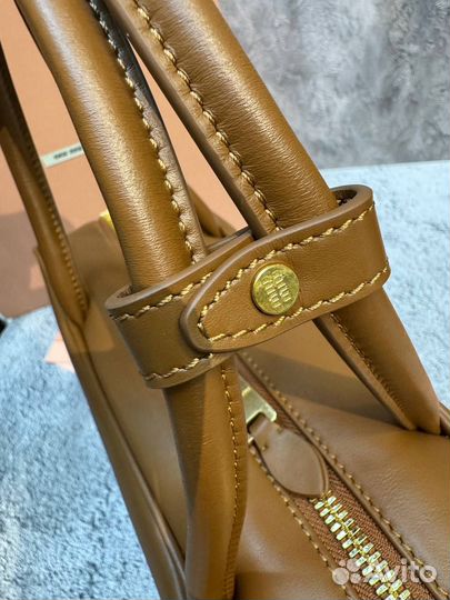 Сумка женская Miumiu Leather Bag коричневая кожа