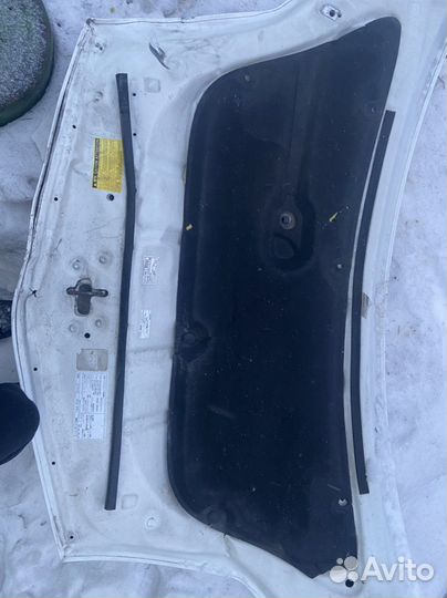 Накладка под капот