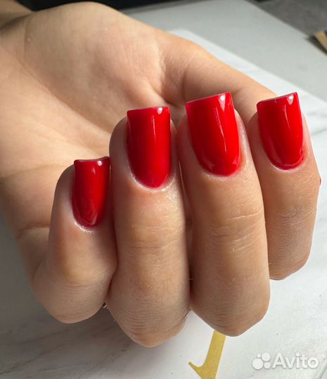 Модель на маникюр