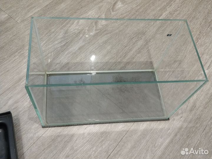 Продам аквариум на 10 л б/у