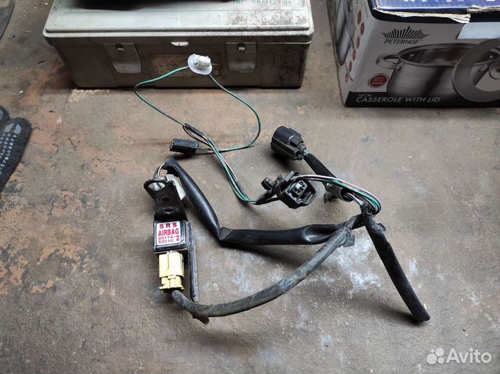 Датчик удара Airbag Toyota