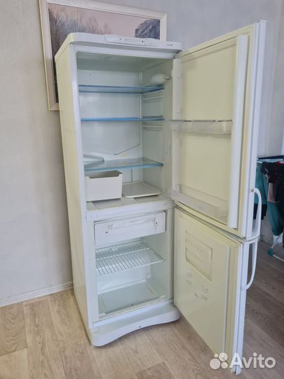 Холодильник бу indesit