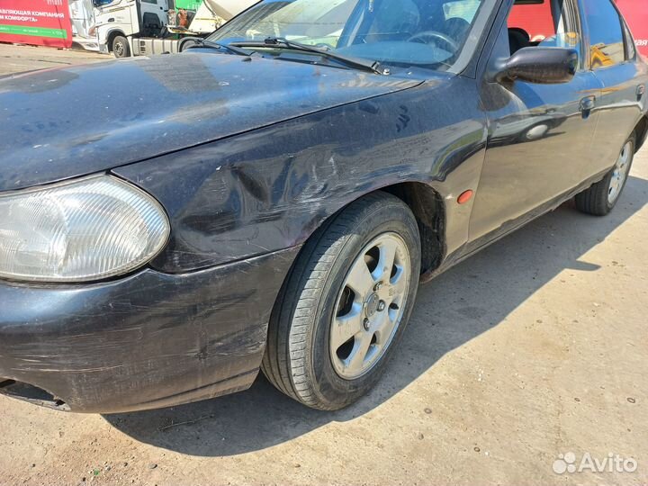 Ford Mondeo 1.8 МТ, 1996, 270 860 км