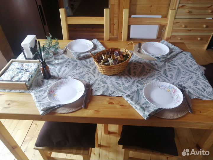 Дорожка на стол с салфетками