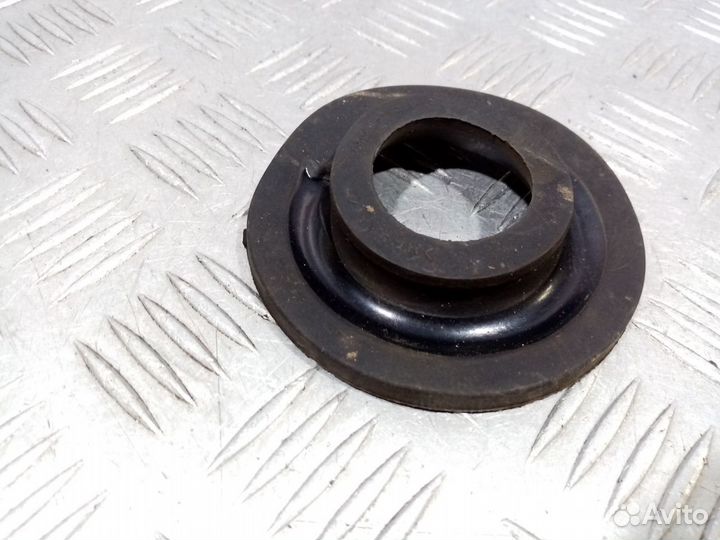 Б/У Опора задней пружины верхняя#001