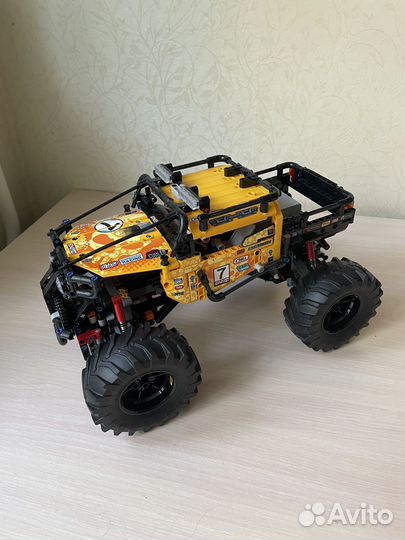 Lego Technic 4x4 X-Treme Off-Roader