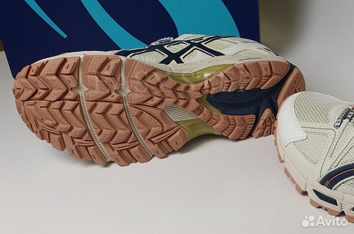 Asics Gel Kahana 8 белые