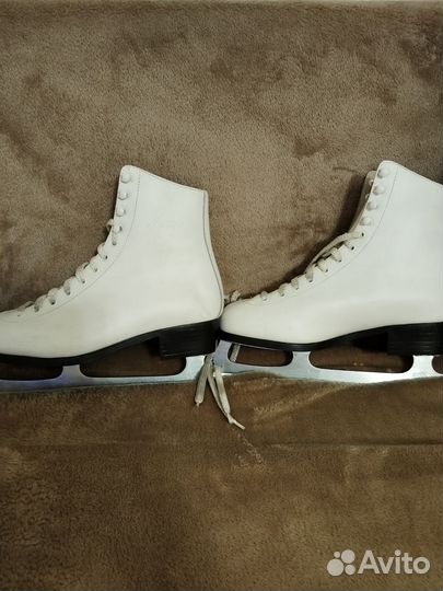 Коньки фигурные Axel