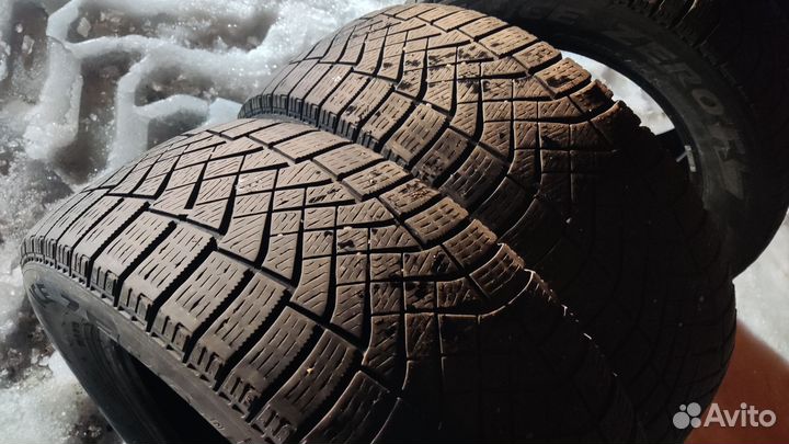 Pirelli Ice Zero FR 205/60 R16