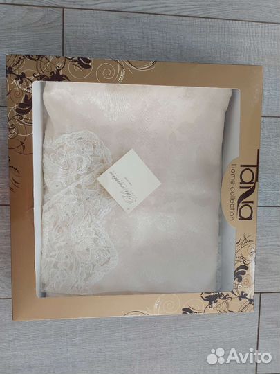 Скатерть новая (имеется кассовый чек)