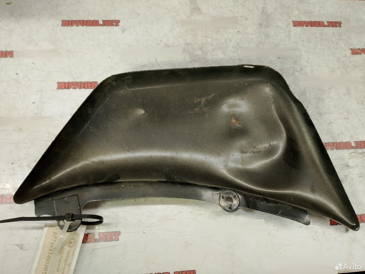 Suzuki VS1400 95 накладка правая под сиденьем