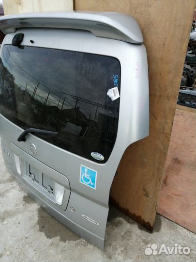 Дверь багажника Nissan Serena C24