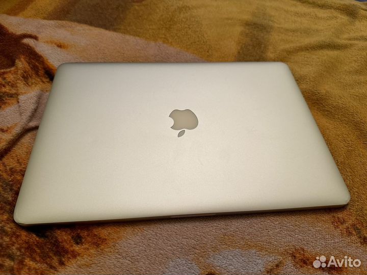 MacBook Pro 15 mid 2015 512GB Radeon R9
