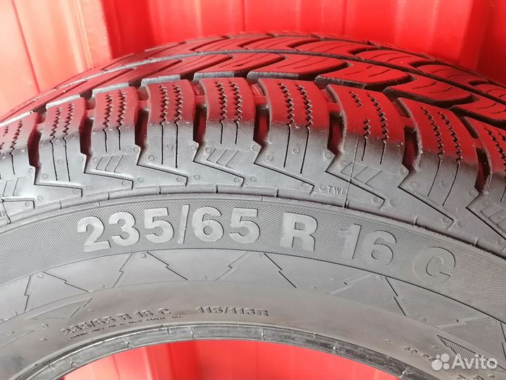 Continental VancoWinter 2 235/65 R16C