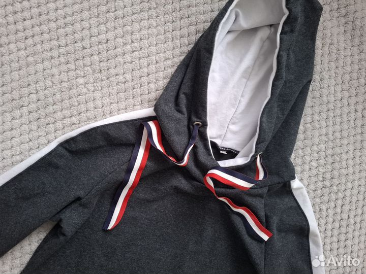 Платье женское в спортивном стиле