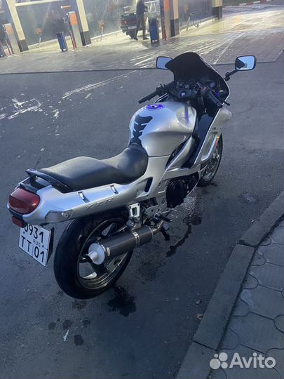 Kawasaki zzr 400