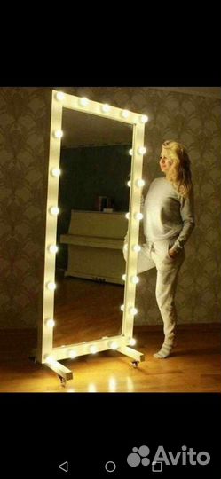 Зеркало большое с лампами