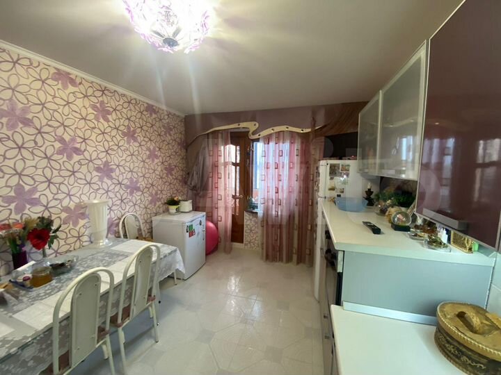 3-к. квартира, 80 м², 11/12 эт.