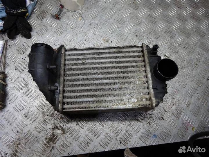 Интеркулер Audi A4 B5 1998 059145805