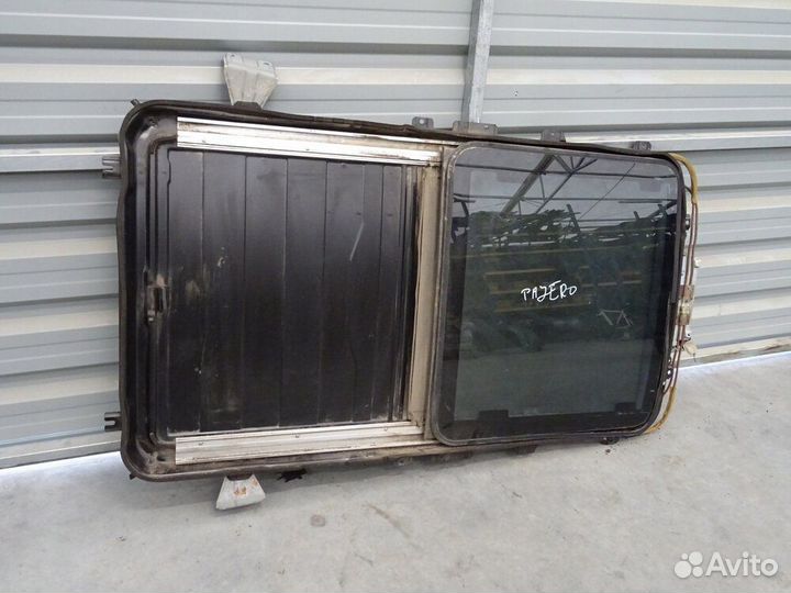 Люк. Митсубиши pajero
