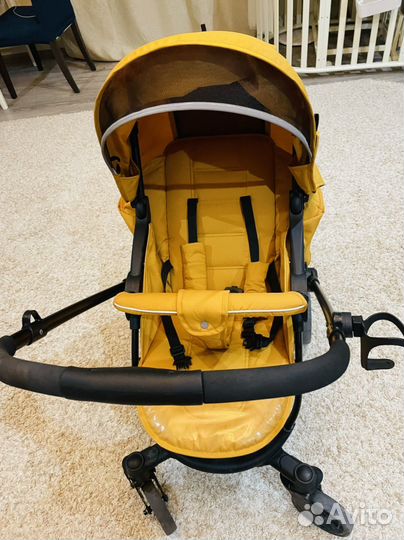 Прогулочная коляска с перекидной ручкой