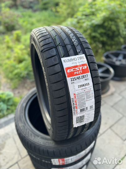 Kumho Ecsta PS71 225/45 R17 91Y