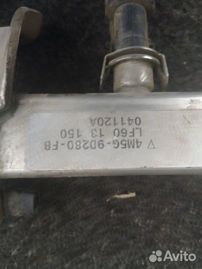 Рампа с форсунками Mazda 3 BK 2.0