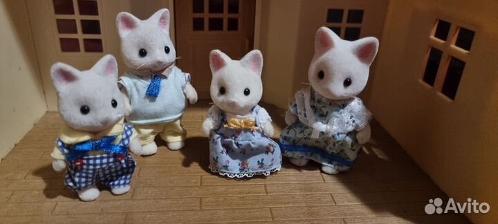 Семейство кошек Sylvanian Families