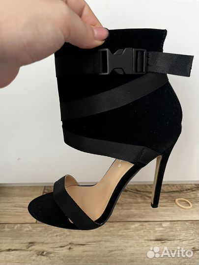 Босоножки 39