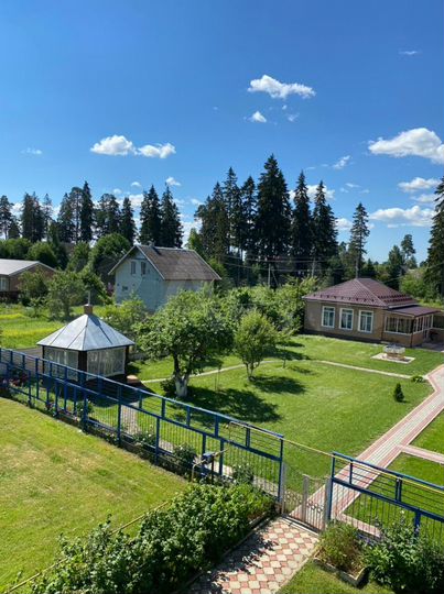 Коттедж 241 м² на участке 15 сот.