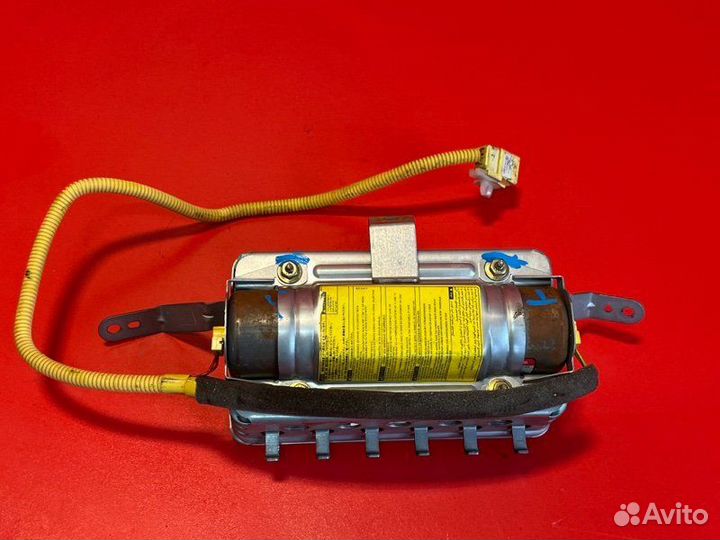 Airbag пассажирский передний правый Toyota Avensis