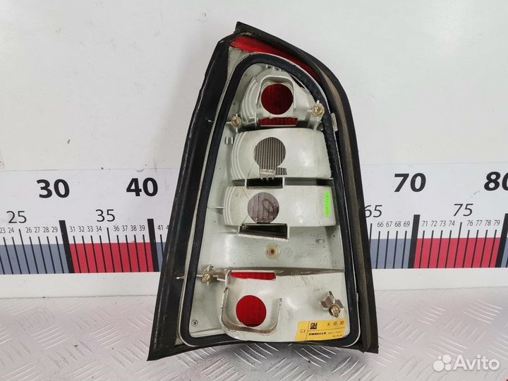 Фонарь задний для Opel Vectra B 90541635