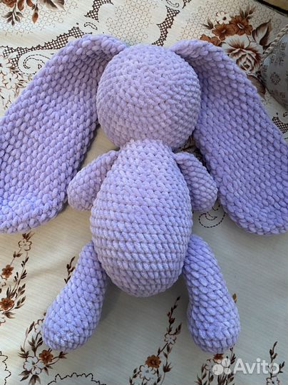 Игрушки - вязаный заяц, динозавр и дракон