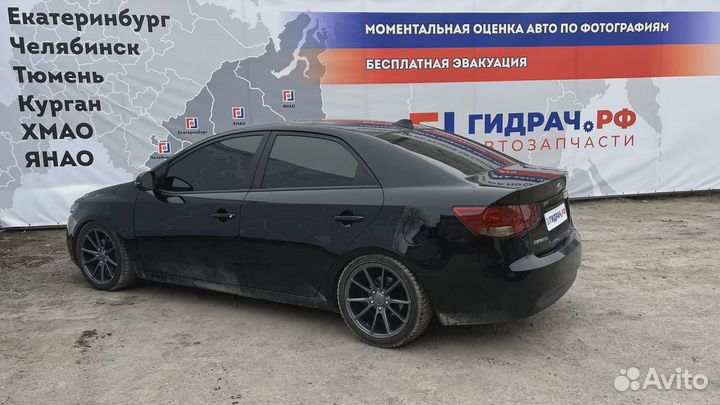 Кронштейн двигателя правый Kia Cerato (TD) 21815-1M500