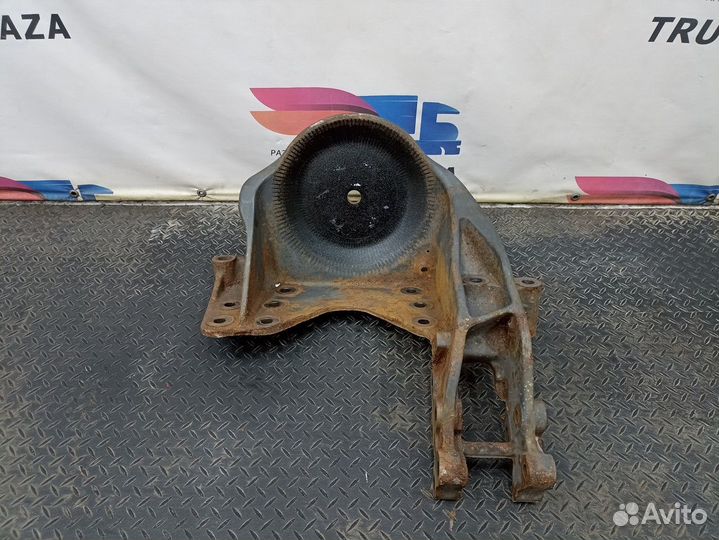 Кронштейн пневмоподушки передний левый