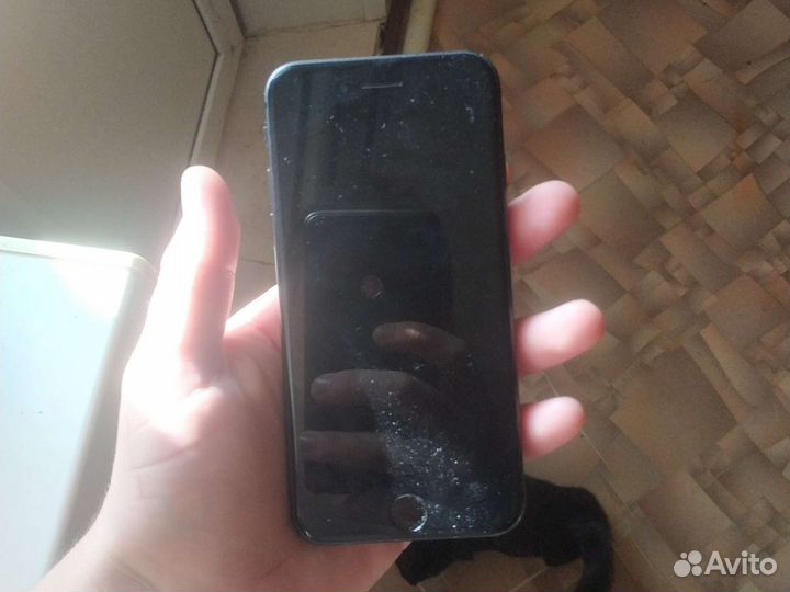 iPhone 8, 64 ГБ