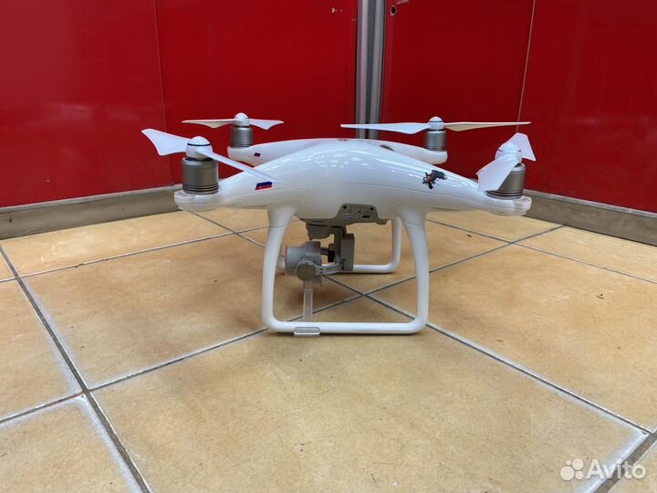 Квадрокоптер DJL Phantom 4