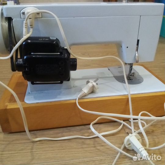 Продам швейную машинку 