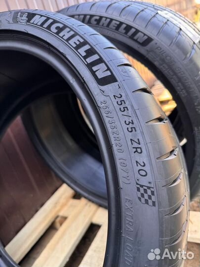 Michelin Pilot Sport 4 S 255/35 R20 и 285/30 R20