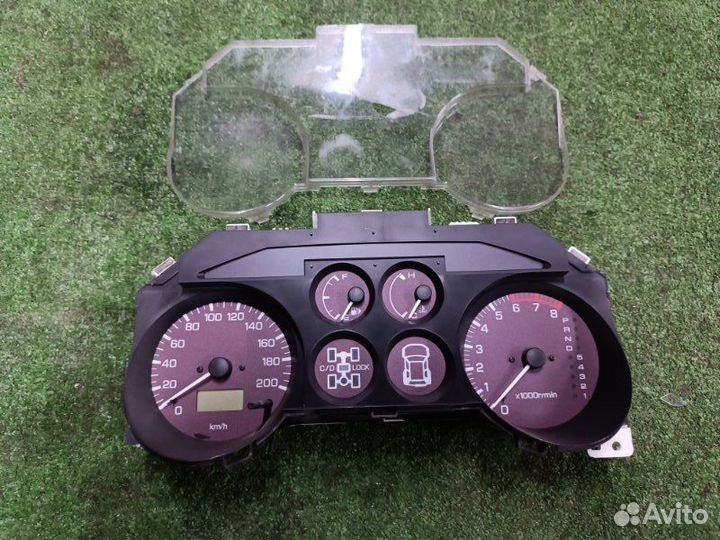 Панель приборов Mitsubishi Pajero V 6G74 2000-2006