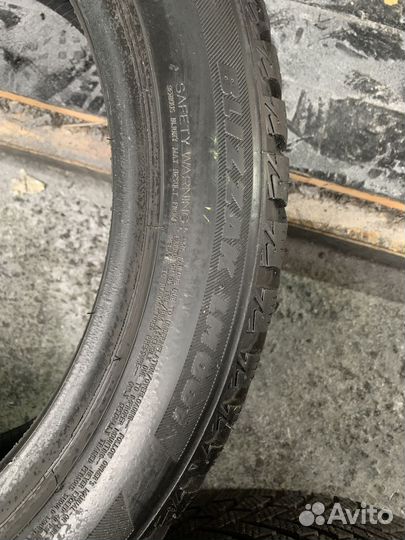 Bridgestone Blizzak LM-001 235/45 R18 98V