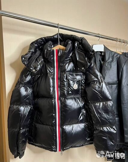 Пуховик Moncler