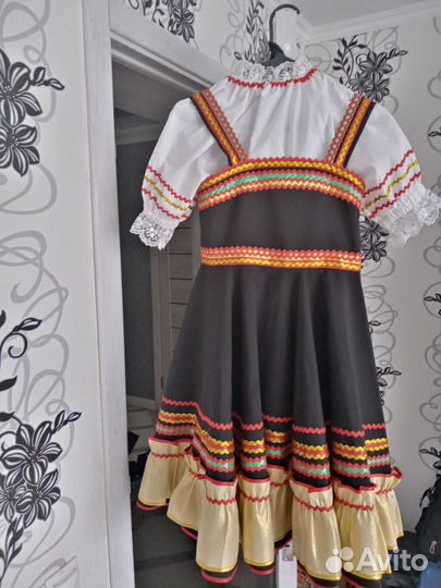 Платье для народных танцев