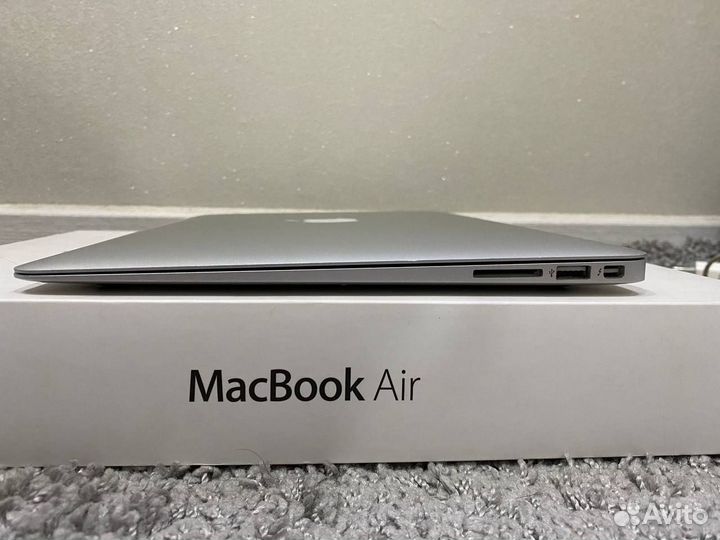 Apple Macbook air 13 I5/4GB/256SSD