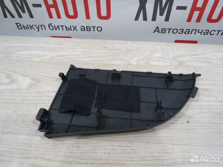 Накладка торпедо левая Toyota Corolla 150