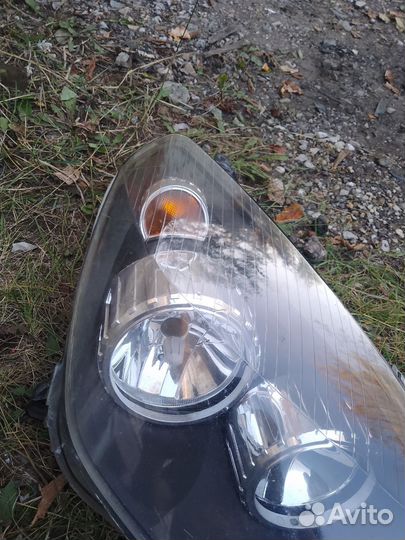 Фара передняя правая на opel astra h
