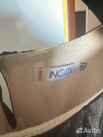 Платье нарядное для девочки 152