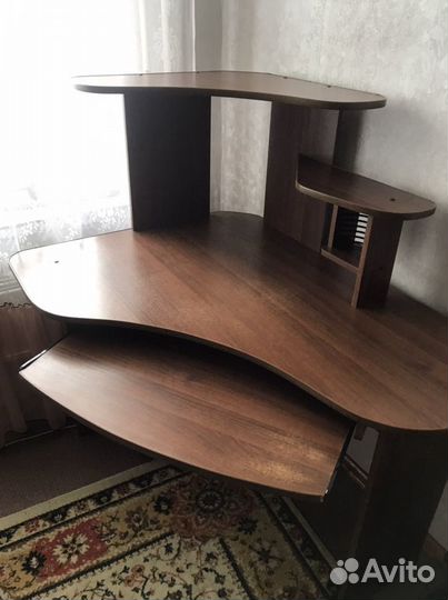 Компьютерный стол