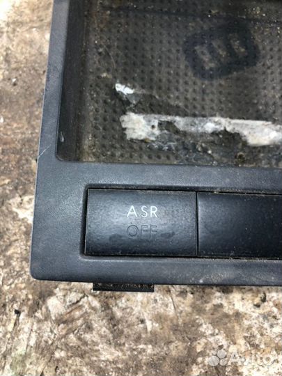 Кнопка антипробуксовочной системы Volkswagen Caddy